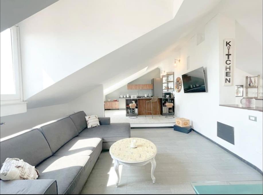 Mansarda Vista Mare A Zinola Apartment ซาโวนา ภายนอก รูปภาพ